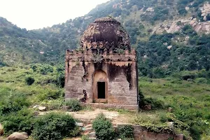Maha Mantri Timmarusu Tomb image