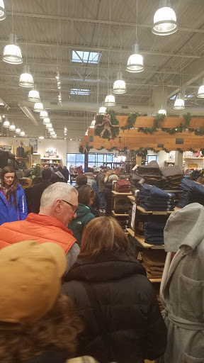 Clothing Store «Duluth Trading Company», reviews and photos, 252 57th Ave NE, Fridley, MN 55432, USA