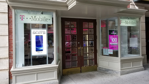 T-Mobile, 555 11th St NW C, Washington, DC 20004, USA, 