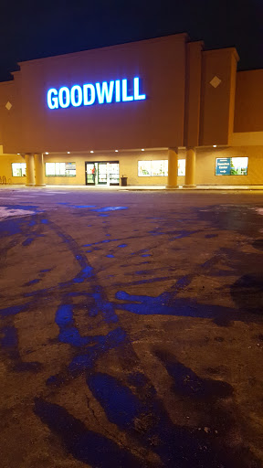 Thrift Store «Goodwill - Fridley», reviews and photos, 5660 Main St NE, Fridley, MN 55432, USA