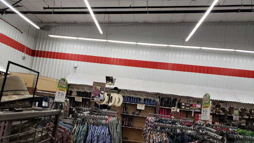 Home Improvement Store «Tractor Supply Co.», reviews and photos, 580 Auto Center Dr, Watsonville, CA 95076, USA