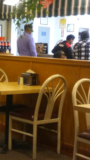 Pizza Restaurant «Round Table Pizza», reviews and photos, 375 Old Hwy 65, Lincoln, CA 95648, USA