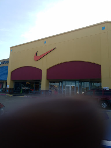 Clothing Store «Nike Factory Store», reviews and photos, 301 Tanger Dr #101, Terrell, TX 75160, USA