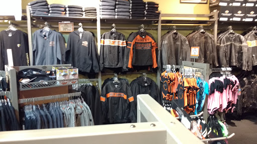 Sportswear Store «Columbia Sportswear Outlet Store at Premium Outlets in Orlando», reviews and photos, 4971 International Dr, Orlando, FL 32819, USA