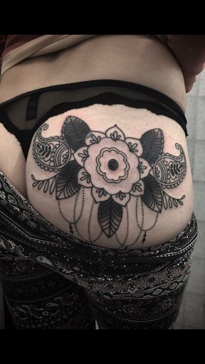 Body Piercing Shop «Bone Deep Tattoos», reviews and photos, 2545 Ventura Blvd, Camarillo, CA 93010, USA