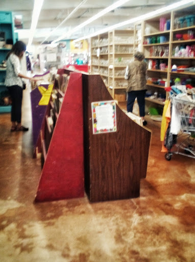 Thrift Store «Casa De Los Ninos Thrift Store», reviews and photos, 1302 E Prince Rd, Tucson, AZ 85719, USA