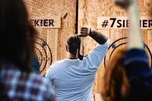 7siekier - Axe Throwing Club image