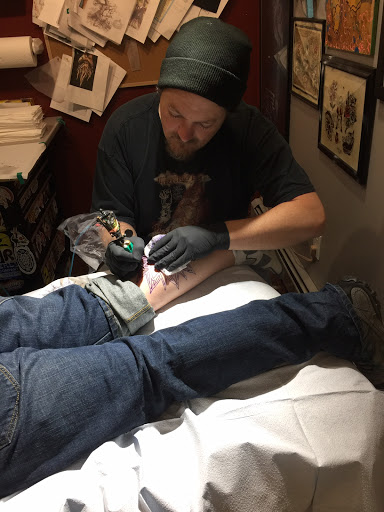 Tattoo Shop «Coastline Tattoo Studio - Provincetown», reviews and photos, 290A Commercial St, Provincetown, MA 02657, USA