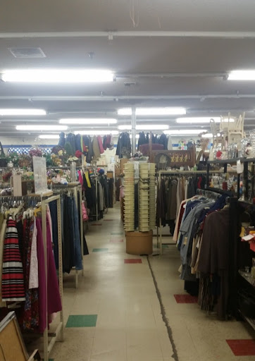 Thrift Store «Better Bargains Thrift Store», reviews and photos, 10209 NE Sandy Blvd, Portland, OR 97220, USA