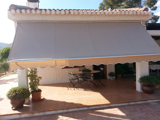 ÑAOGAR Toldos, eTiendas, cerramientos , techos , cubiertas de piscina y rotulos toldos en Crevillent