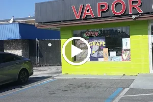 Discount smoke and vape shop image