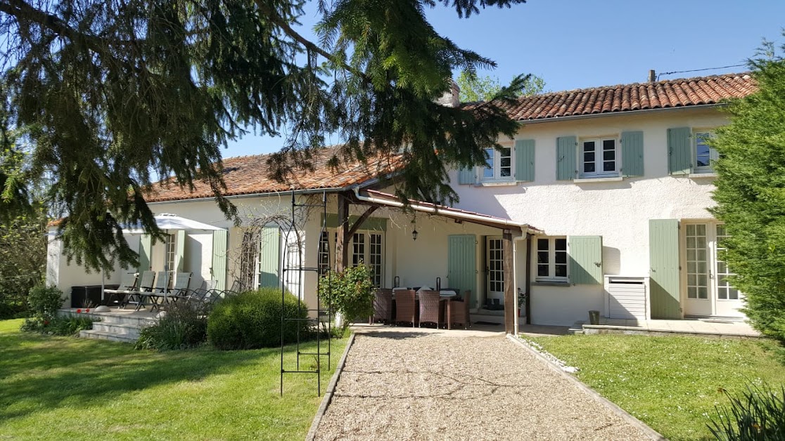 French Farmhouse à Saint-Quentin-de-Chalais (Charente 16)