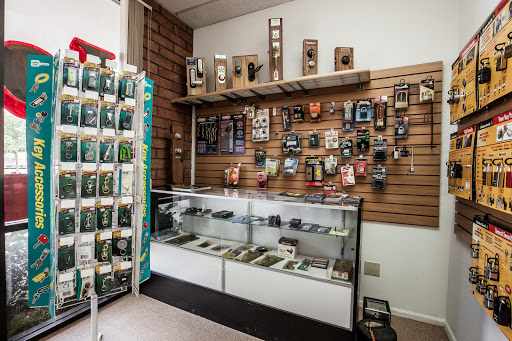 Locksmith «Advanced Lock Service», reviews and photos, 2329 W Glendale Ave, Phoenix, AZ 85021, USA