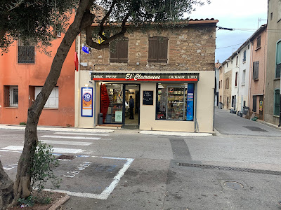 Bureau de tabac à Claira