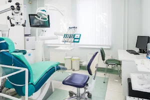 Дантистъ | Стоматология Крюково | Виниры, имплантация зубов, лечение кариеса image