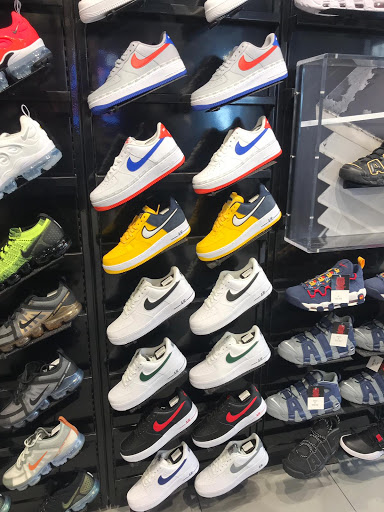 Clothing Store «Nike The Grove», reviews and photos, 189 The Grove Dr, Los Angeles, CA 90036, USA