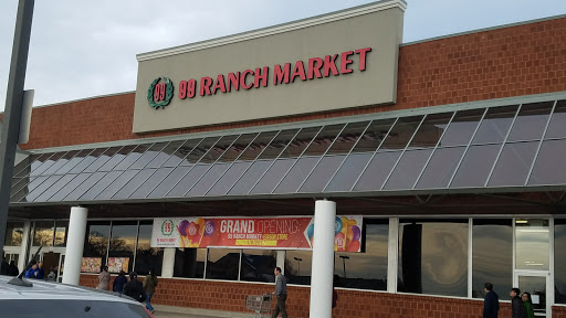 Shopping Mall «Wick Shopping Plaza», reviews and photos, 561 US-1, Edison, NJ 08817, USA