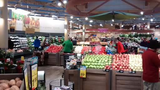 Grocery Store «Hannaford Supermarket», reviews and photos, 65 Gray Rd, Falmouth, ME 04105, USA