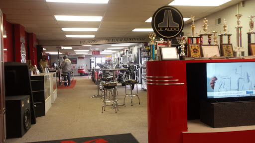 Car Stereo Store «WOW Electronics», reviews and photos, 21165 Gratiot Ave, Eastpointe, MI 48021, USA