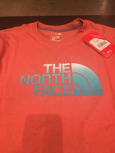 Clothing Store «The North Face», reviews and photos, 8702 Keystone Crossing, Indianapolis, IN 46240, USA