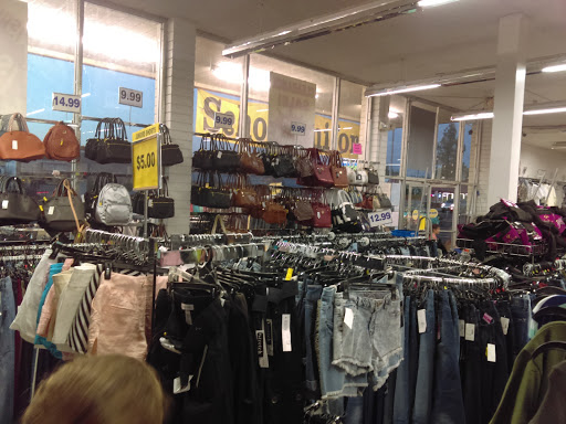 Discount Store «Factory 2-U (Fallas Discount Stores)», reviews and photos, 1010 Cecil Ave, Delano, CA 93215, USA