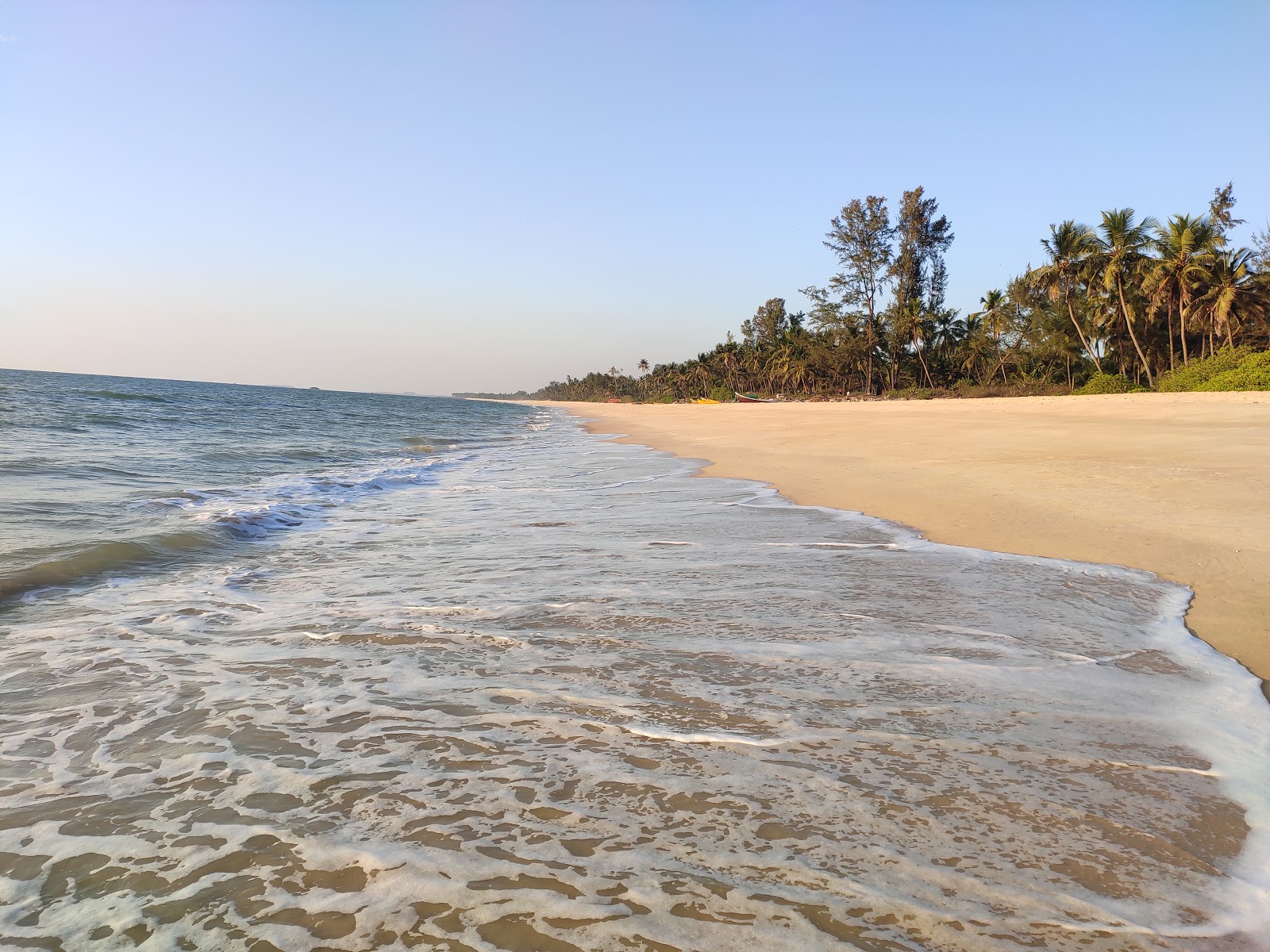 Fotografie cu Bavaguthu Beach zonele de facilități