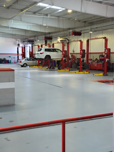 Toyota Dealer «Langway Toyota of Newport», reviews and photos, 285 E Main Rd, Middletown, RI 02842, USA