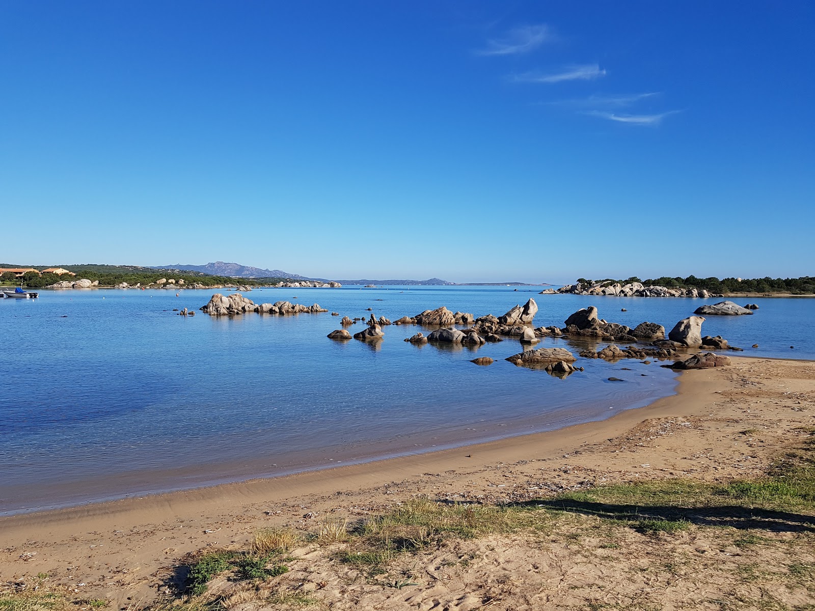 Spiaggia di Gio'in fotoğrafı küçük koy ile birlikte