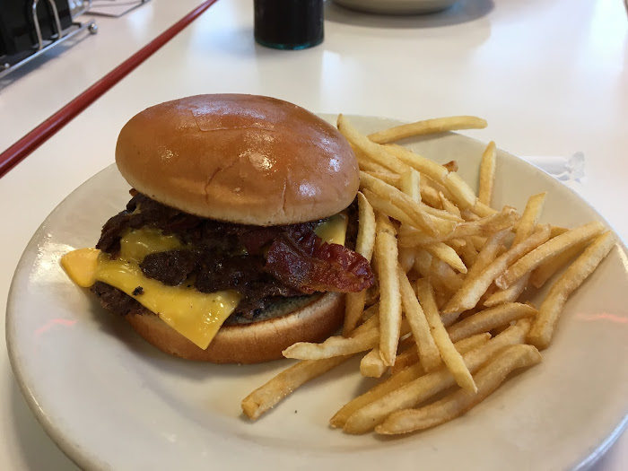 Hamburger restaurant near Quality Inn Arcola