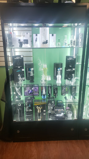 Tobacco Shop «BDT Smoke Shops», reviews and photos, 21640 John R Rd, Hazel Park, MI 48030, USA