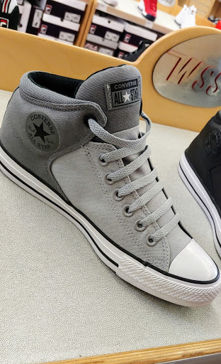 Shoe Store «WSS», reviews and photos, 460 San Fernando Mission Blvd, San Fernando, CA 91340, USA