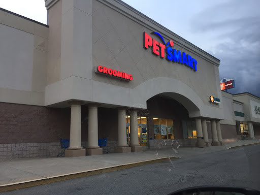 Pet Supply Store «PetSmart», reviews and photos, 1072 Bullsboro Dr, Newnan, GA 30265, USA