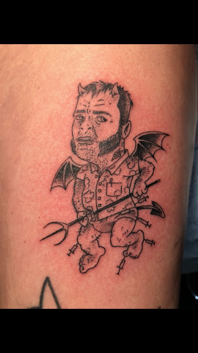 Tattoo Shop «Nine Lives Tattoo», reviews and photos, 61 N Holladay Dr, Seaside, OR 97138, USA