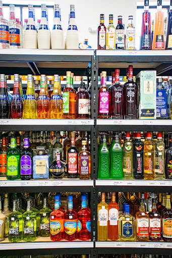 Liquor Store «Shoregate Beverage & Liquor», reviews and photos, 30498 Lakeshore Blvd, Willowick, OH 44095, USA