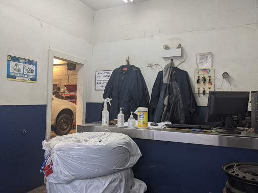 Carquest Auto Parts, 312 Quebec Route 105, Gracefield, QC J0X 1W0, Canada, 