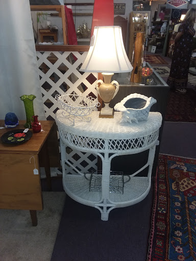 Antique Store «Kilmarnock Antique Gallery», reviews and photos, 144 School St, Kilmarnock, VA 22482, USA