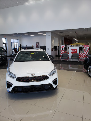 Car Dealer «Summit Place Kia», reviews and photos, 2200 Elizabeth Lake Rd, Waterford Twp, MI 48328, USA