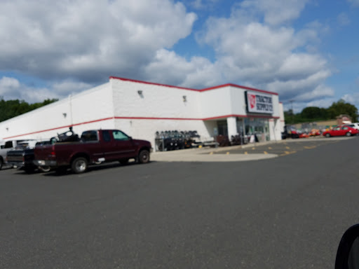 Home Improvement Store «Tractor Supply Co.», reviews and photos, 673 College Hwy, Southwick, MA 01077, USA