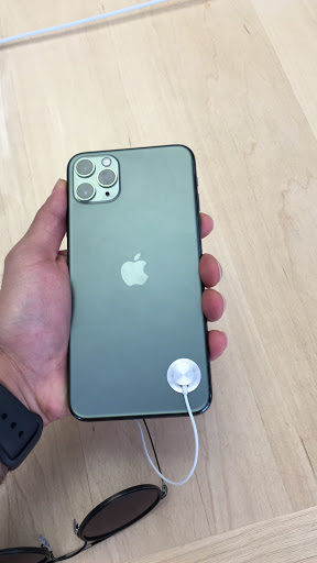 Computer Store «Apple Suburban Square», reviews and photos, 61 Saint James Pl, Ardmore, PA 19003, USA