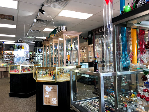 Tobacco Shop «Hempire State Smoke Shop», reviews and photos, 2340 Lyell Ave, Rochester, NY 14606, USA