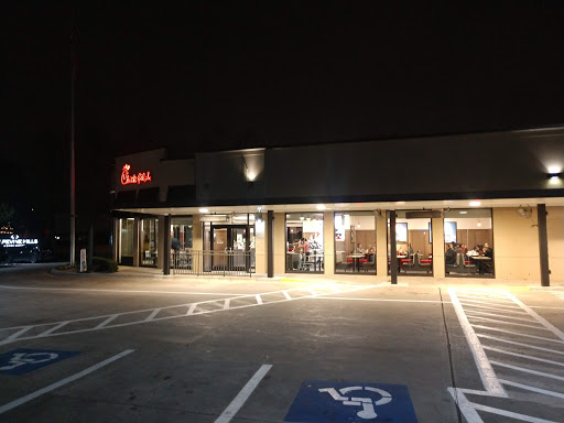 Fast Food Restaurant «Chick-fil-A», reviews and photos, 2255 E Grapevine Mills Cir, Grapevine, TX 76051, USA