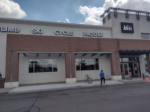 Camping Store «REI», reviews and photos, 766 E Big Beaver Rd, Troy, MI 48083, USA