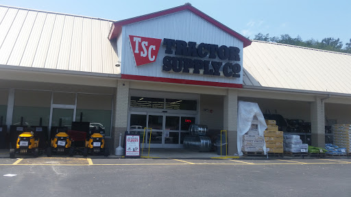 Home Improvement Store «Tractor Supply Co.», reviews and photos, 868 S Main St #100, Cleveland, GA 30528, USA