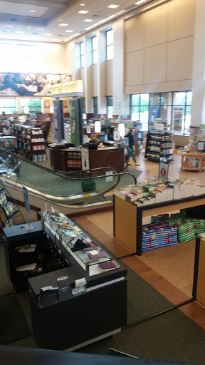 Book Store «Barnes & Noble», reviews and photos, 4550 University Ave, West Des Moines, IA 50266, USA