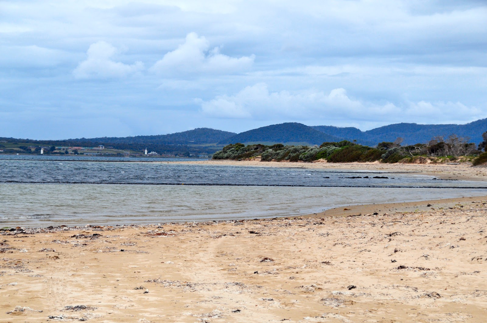 Greens Beach'in fotoğrafı - rahatlamayı sevenler arasında popüler bir yer