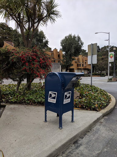 Shopping Mall «Crystal Springs Shopping Village», reviews and photos, 100 De Anza Blvd, San Mateo, CA 94402, USA