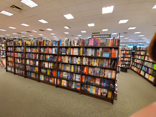 Book Store «Barnes & Noble», reviews and photos, 3055 S Glenstone Ave, Springfield, MO 65804, USA