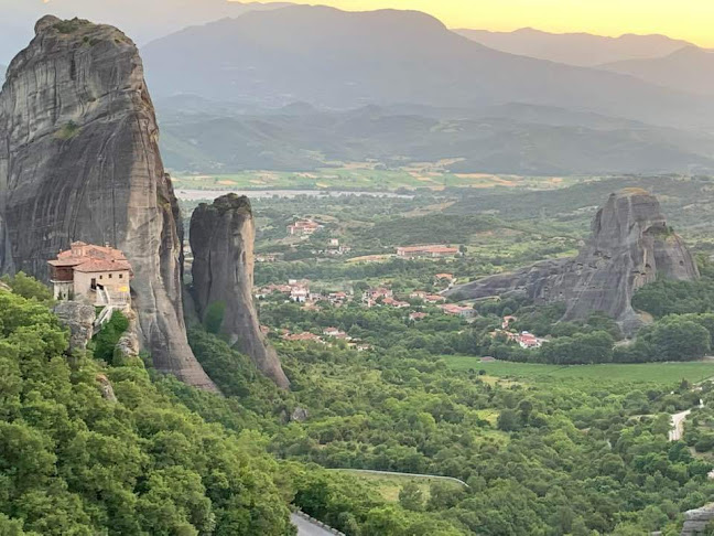 Comentarii opinii despre Ιερά Μονή Αγίου Νικολάου Αναπαυσά Μετεώρων