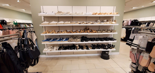 Clothing Store «H&M», reviews and photos, 701 Lynnhaven Pkwy # 1212, Virginia Beach, VA 23452, USA