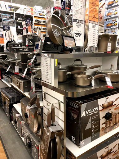 Shopping Mall «The Lakes Mall», reviews and photos, 5600 Harvey St, Muskegon, MI 49444, USA